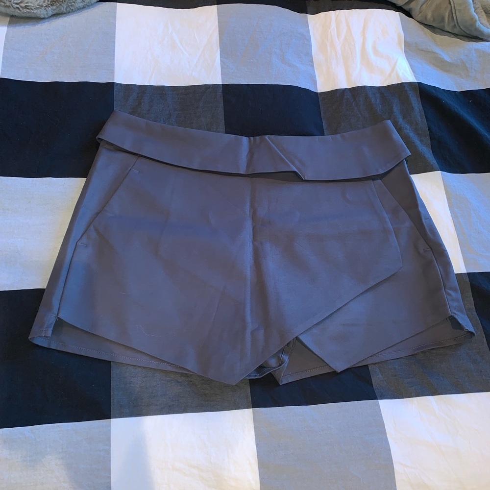Aritzia Berklee Skort in GREY - Picture 2 of 4